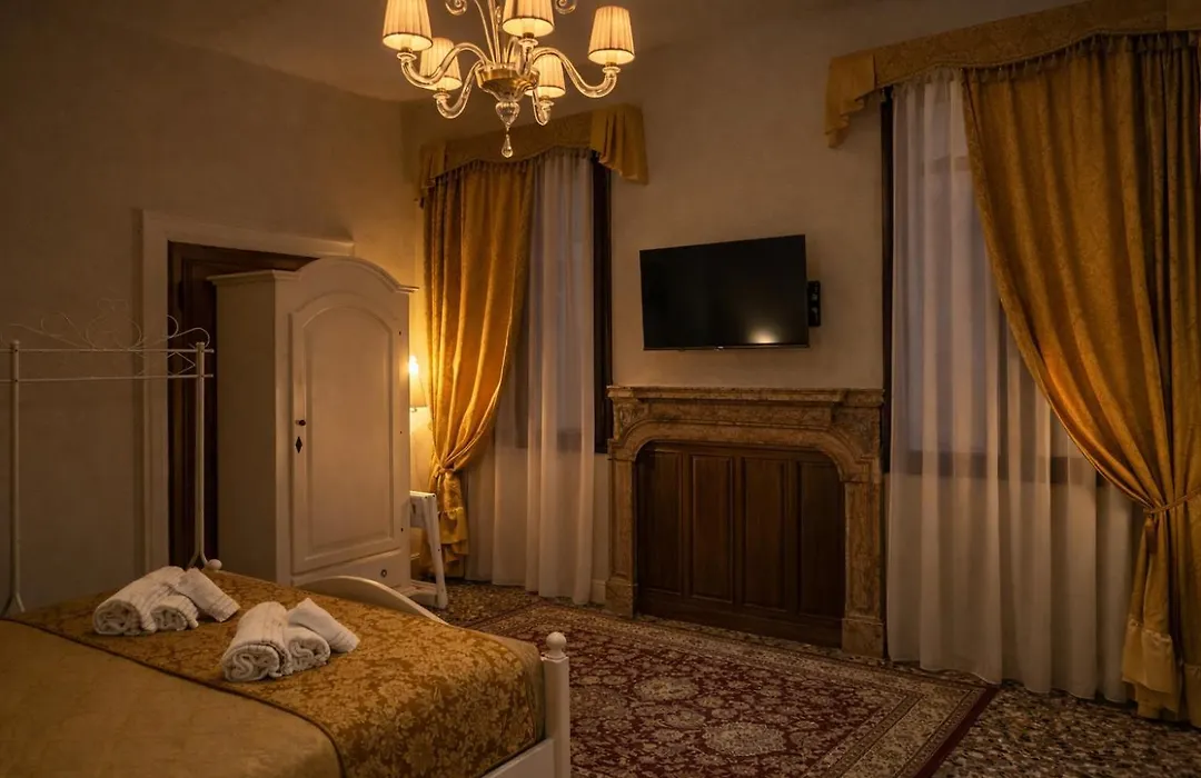 Palazzo Titti Rialto Suites-1