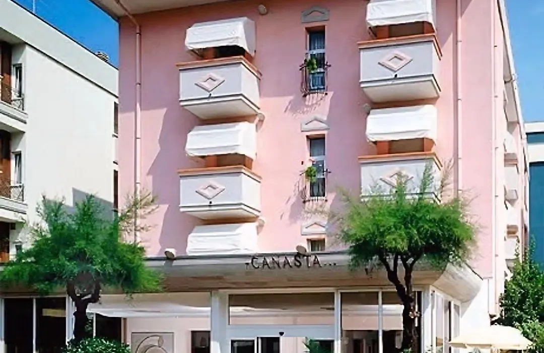 Hotel Canasta-1
