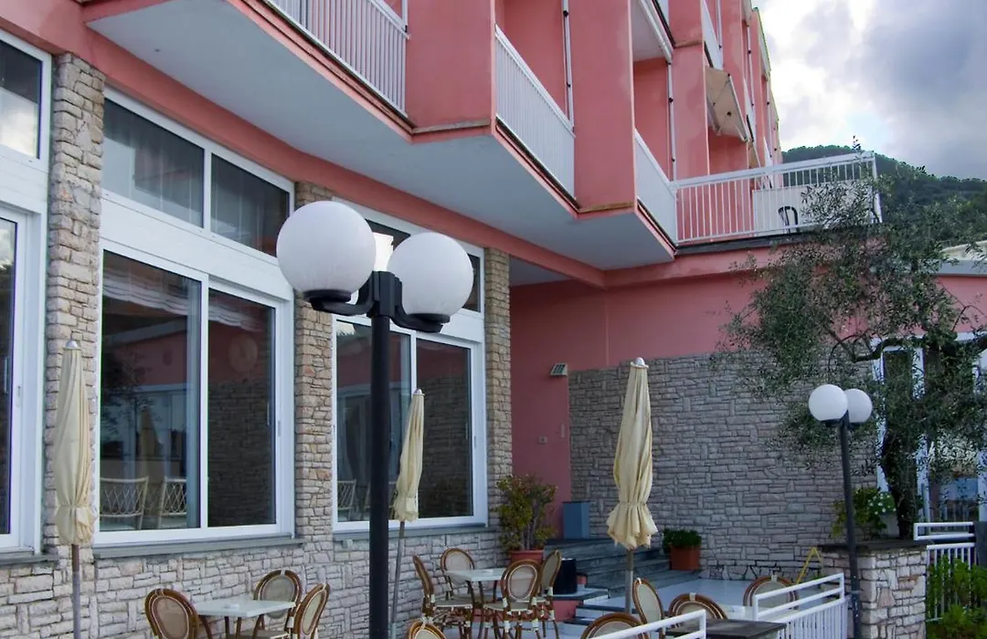 Hotel Cristallo-1