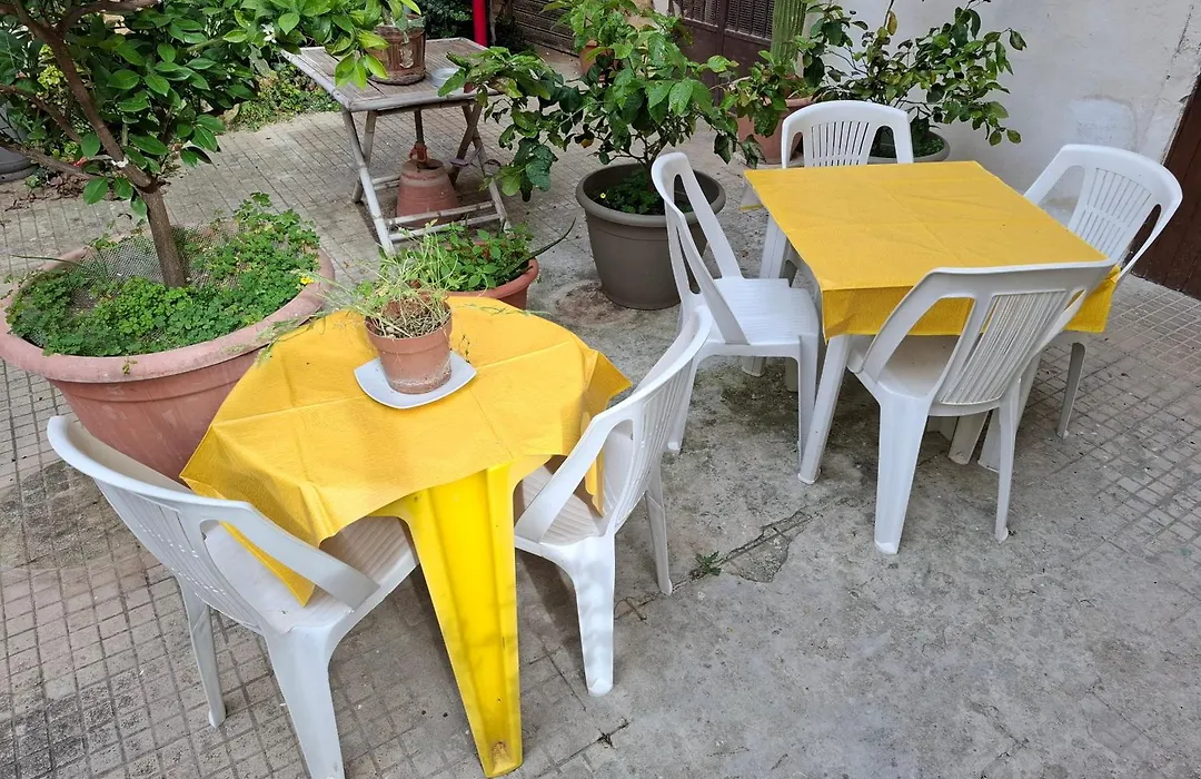 Le Lumìe L' antico Cortile Camere Con Cucina Privata With Private Kitchen-1