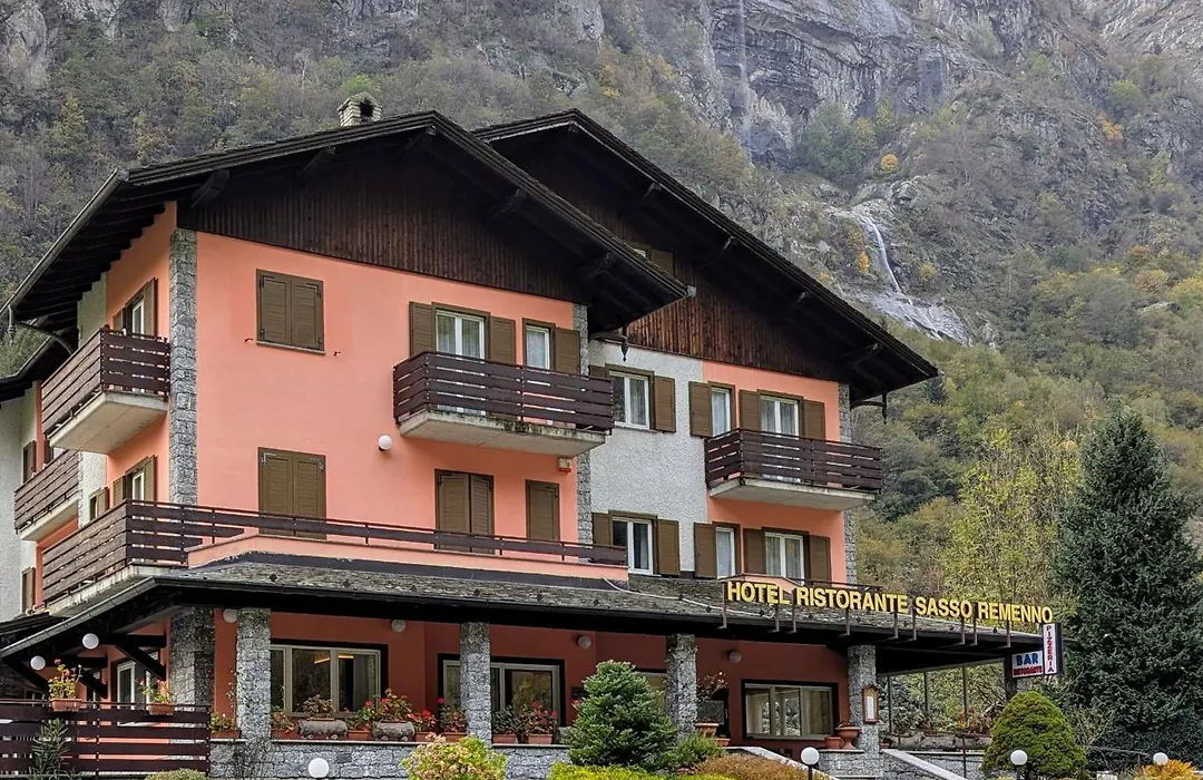 Hotel Ristorante Sasso Remenno-1