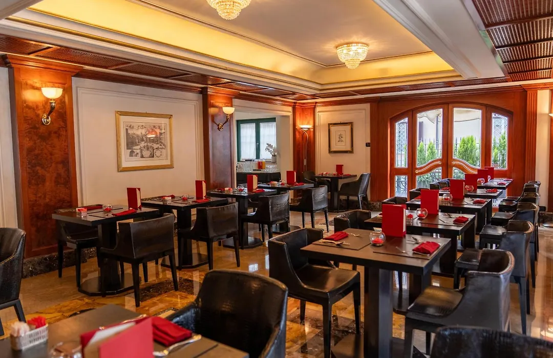 River Chateau Hotel-1