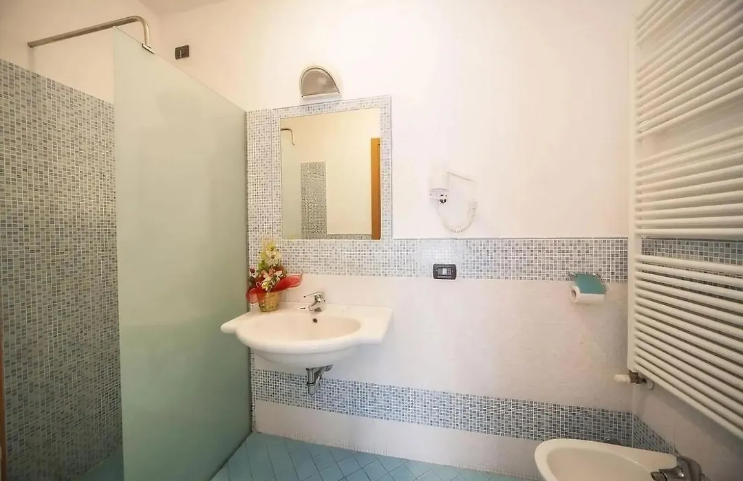 Hotel Lorenzo-1