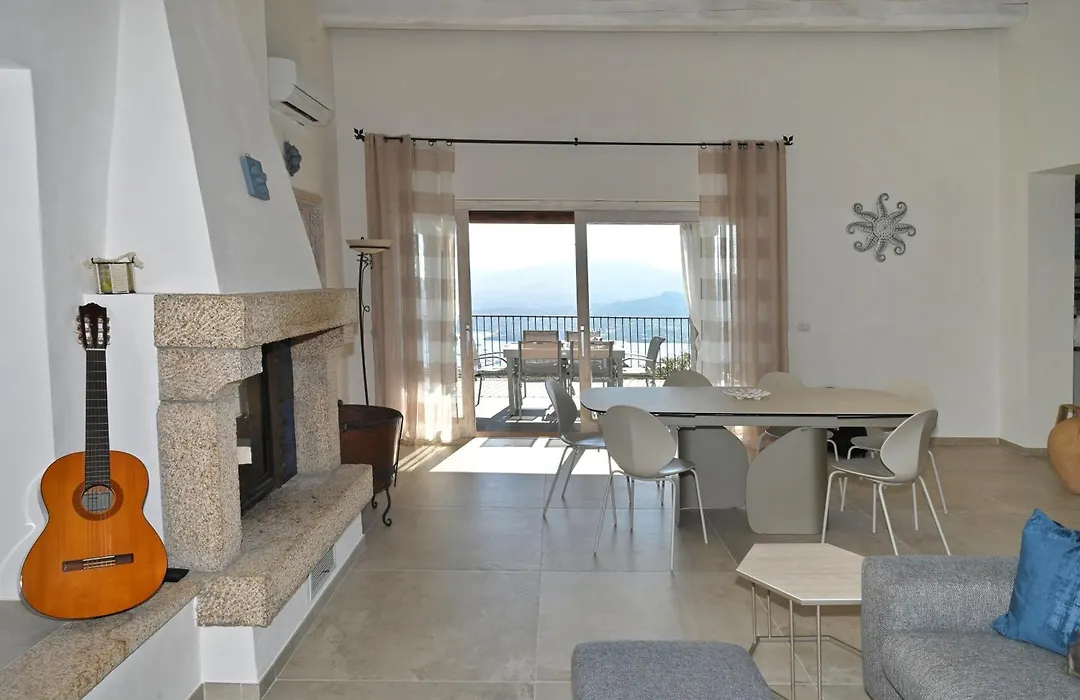 Stanza in Villa Amaca angolo di paradiso piscina riscaldata e sauna raggi infrarossi-1
