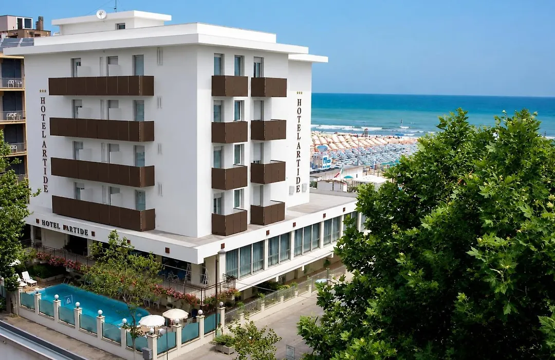Hotel Artide - Beach Front-1