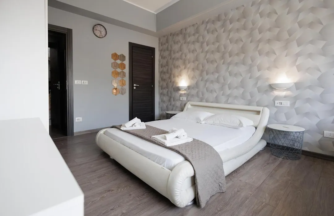 La Palazzata Urban Suites-1