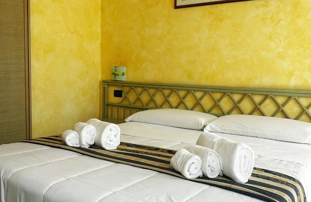 Hotel Blue Rose'S-1