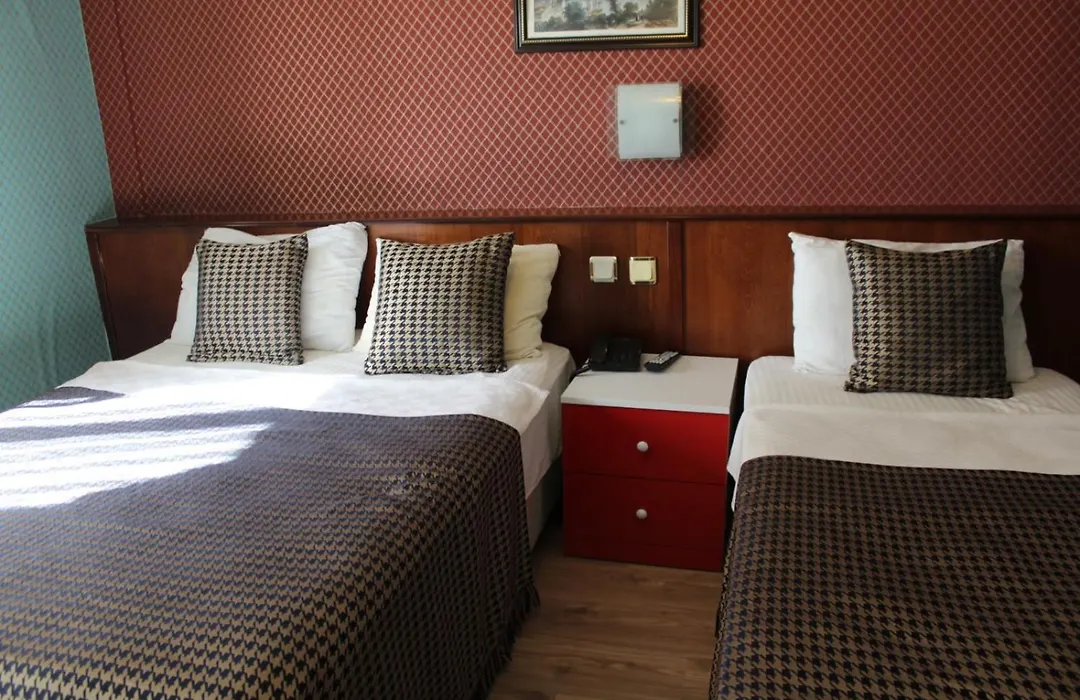 Hotel Falcon-1