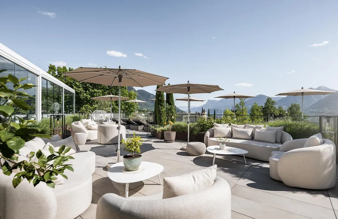 Small&Beautiful Hotel Gnaid-1