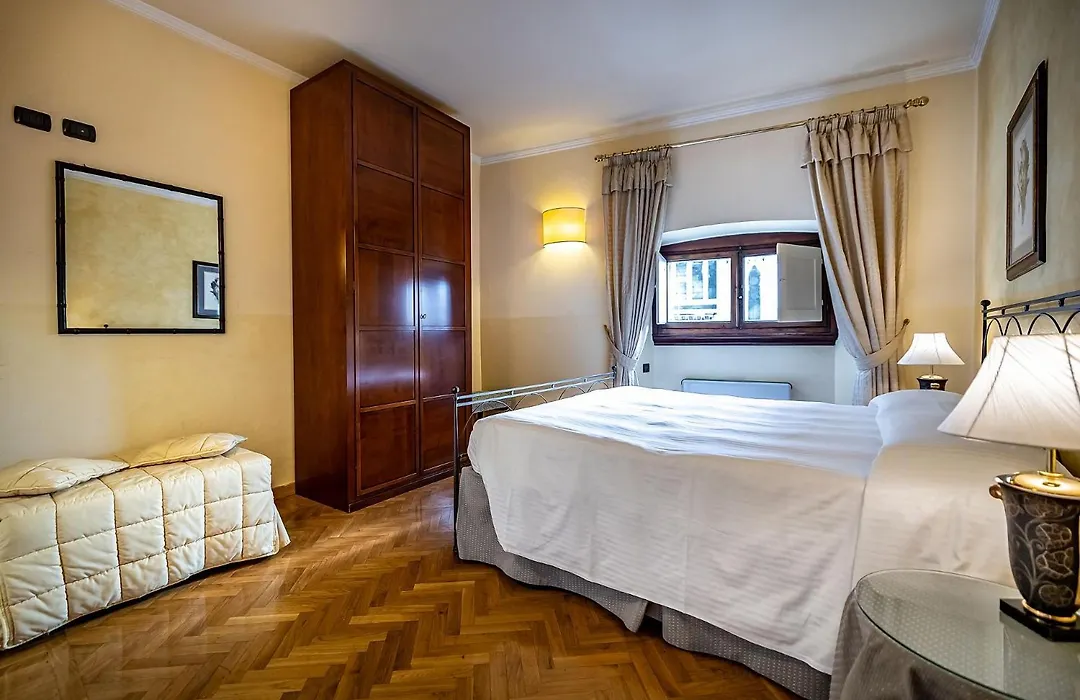 Palazzo Gamba Apartments al Duomo-1