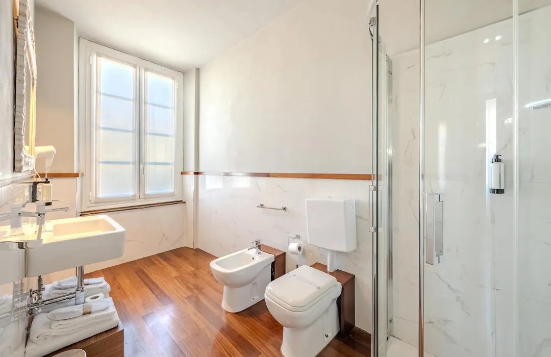Hnn Luxury Suites-1