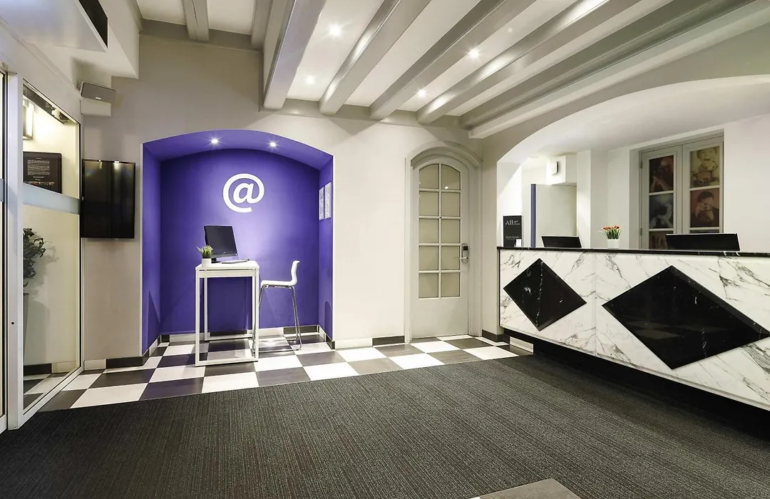 Ibis Styles Amsterdam Central Station-1