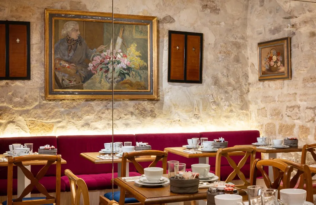 Hotel Le Relais Des Halles-1