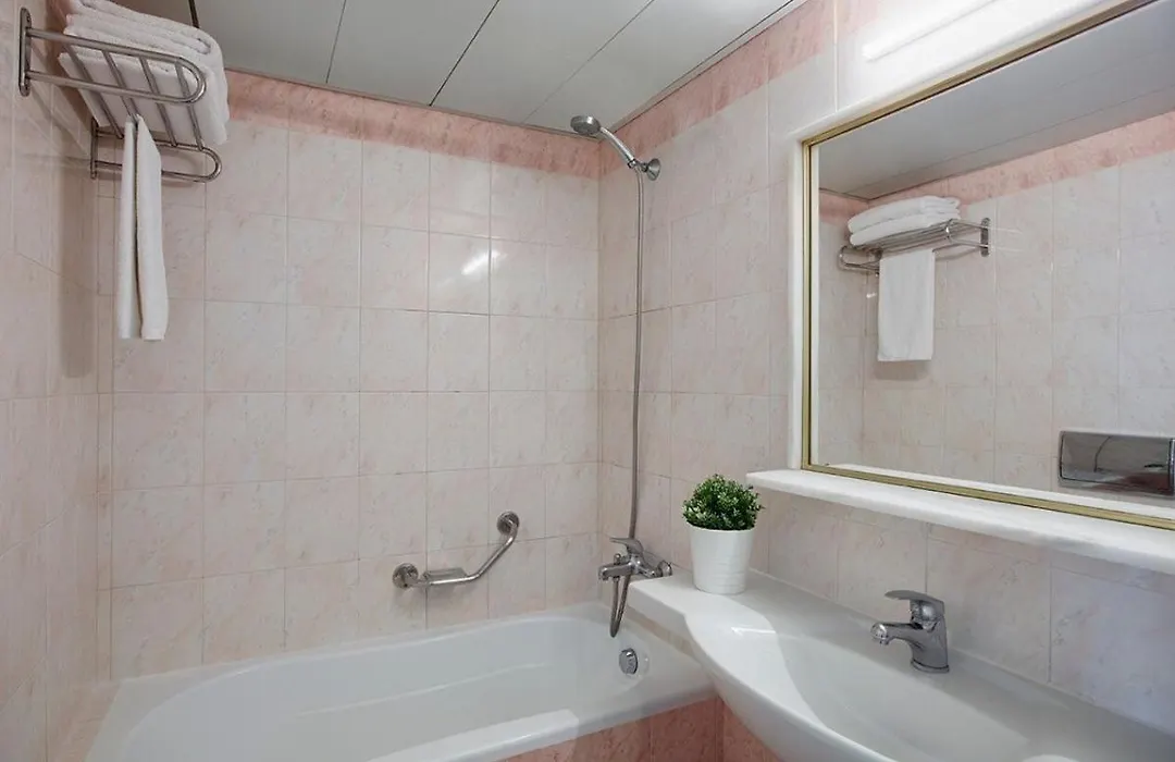 Aquarium View Hotel Adults Only 21 Plus-1