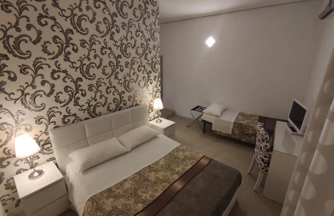 Sami Rooms - Teatro A 400 Mt - Ortigia A 1500 Mt --1