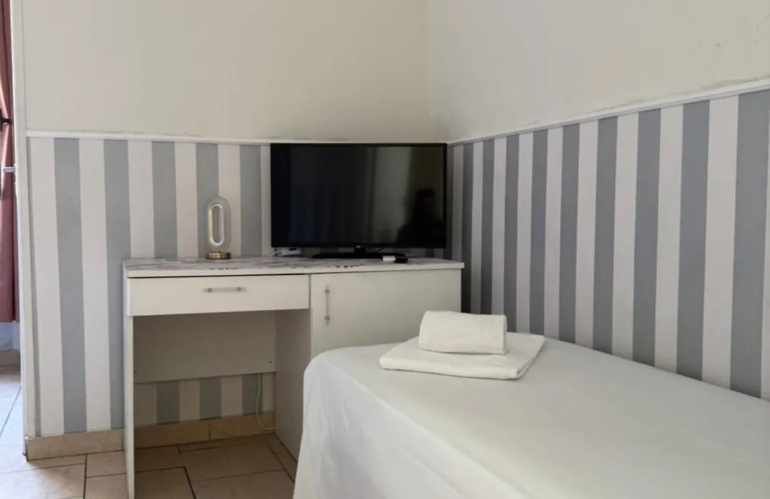 Garibaldi Rooms-1