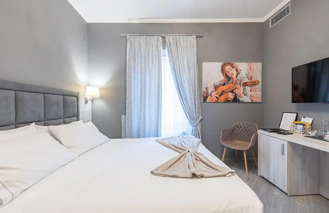 Prima Fila Premium Guest House-1
