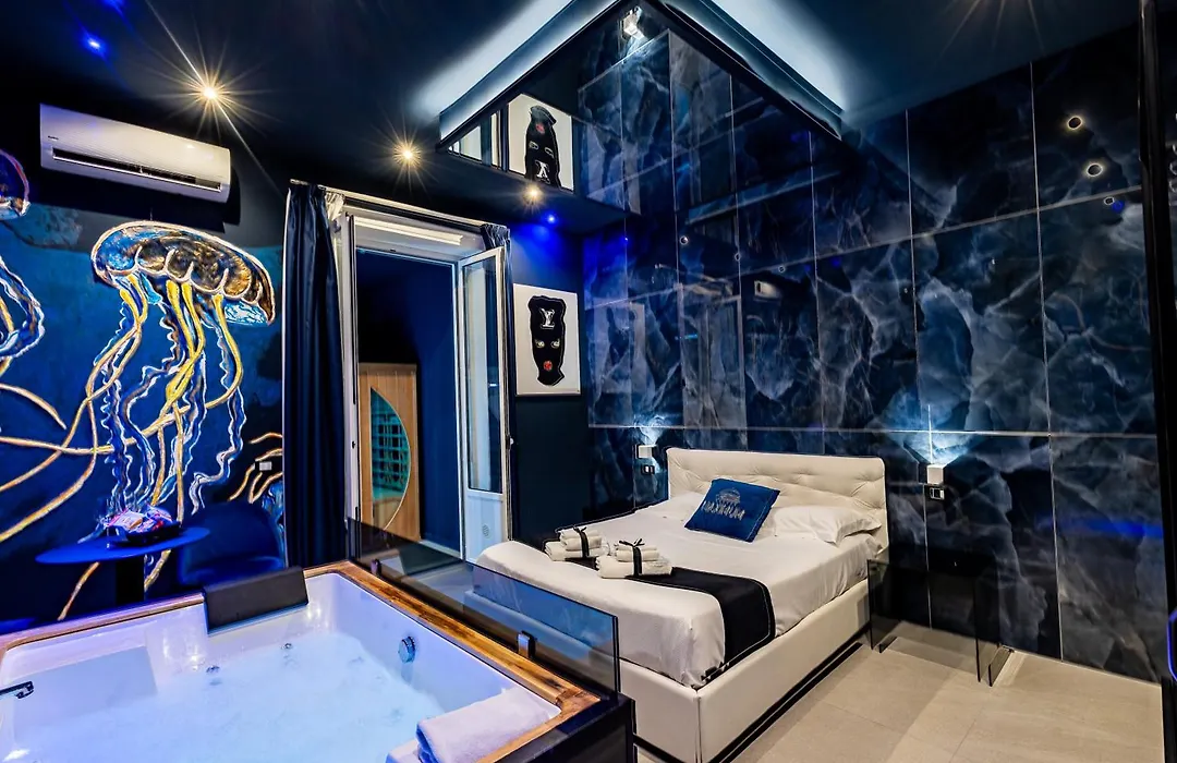 Maximum Suite & Spa-1