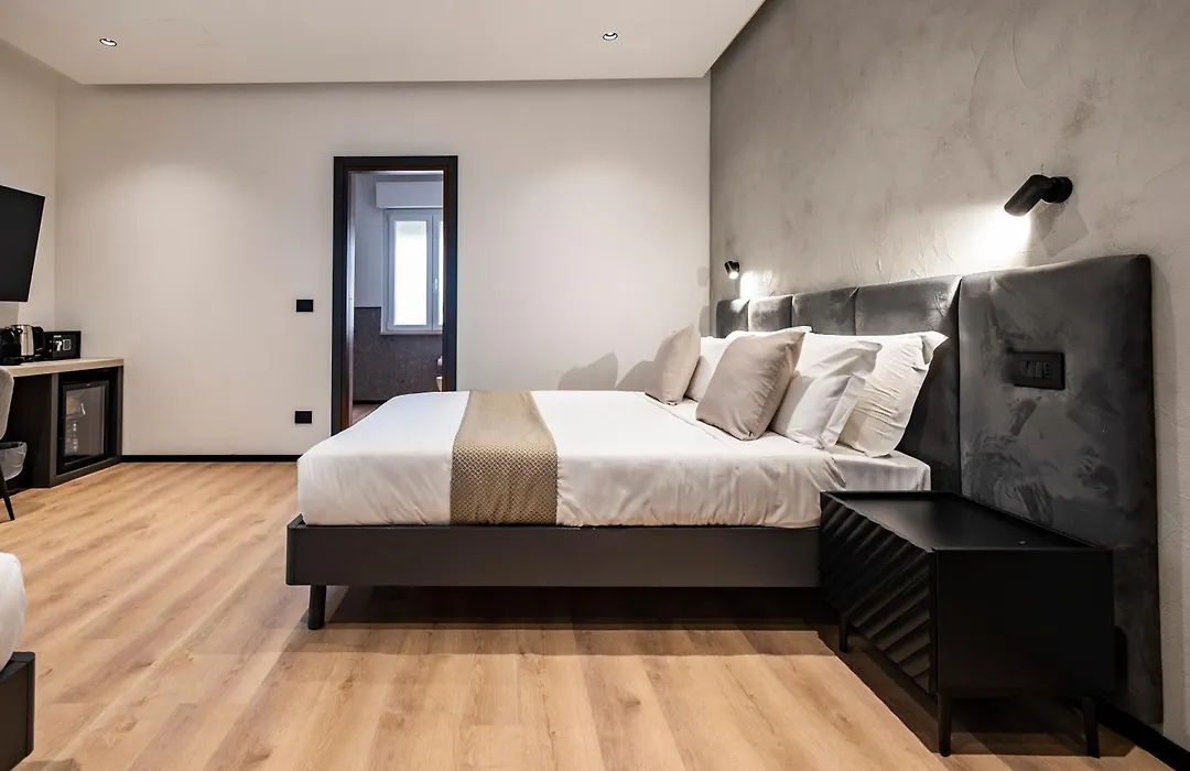 Corso 84 Luxury Suites-1