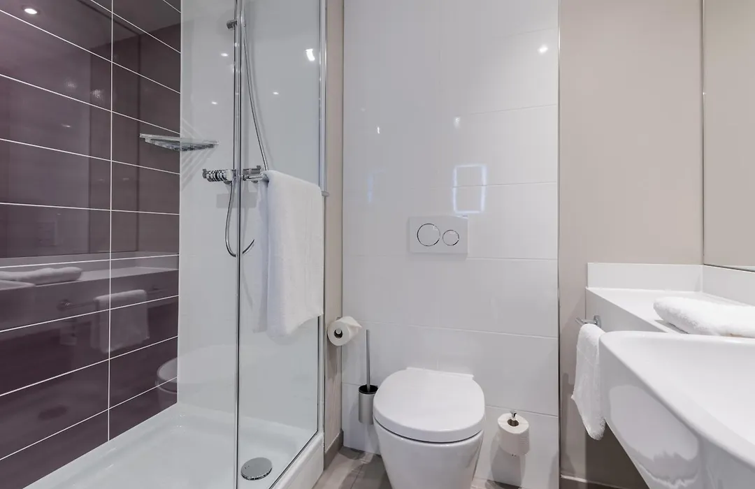 Premier Inn Stuttgart City Centre-1