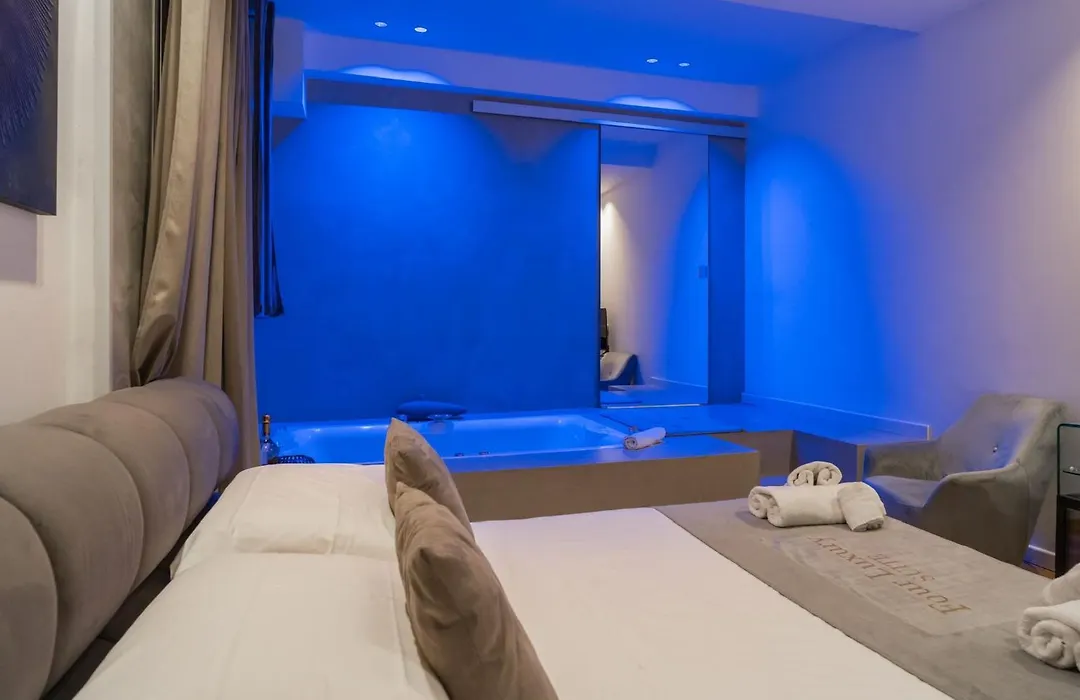 Four Luxury Suite-1