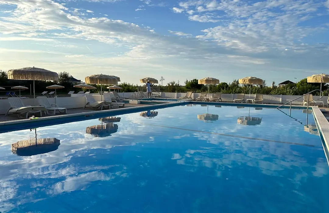 Hotel Beau Rivage Pineta-1