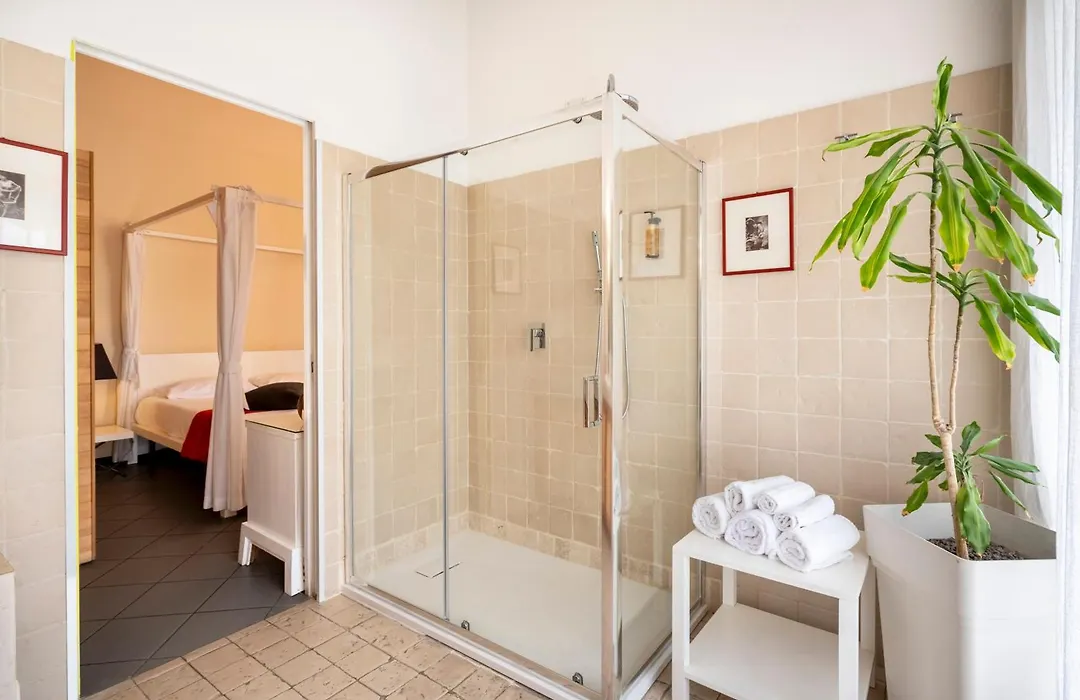 Snob Luxury Suite-1