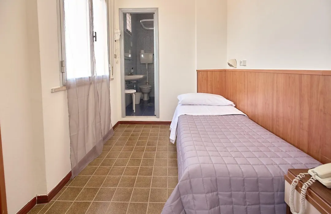 Hotel Dei Cesari - Fronte Mare - Breakfast XXL fino alle 12-1