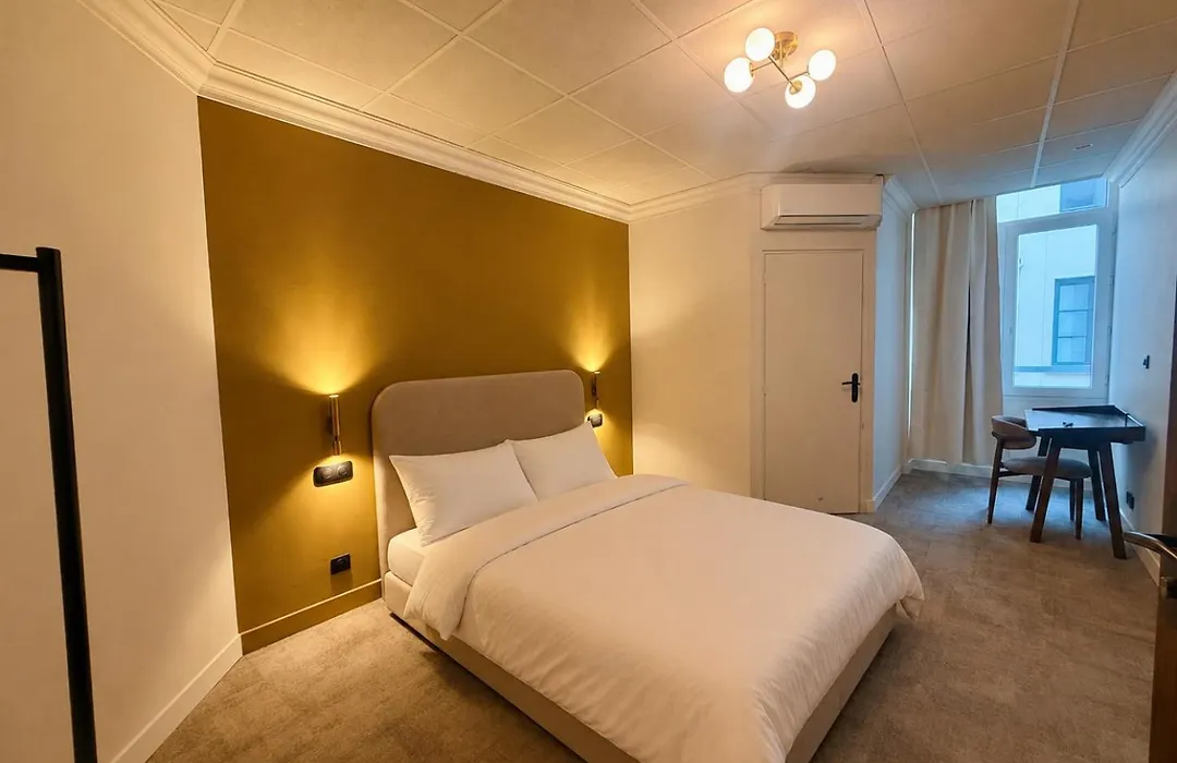 Hotel Foch-1