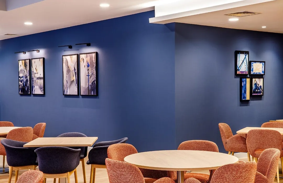 Holiday Inn Express London - Excel By Ihg-1