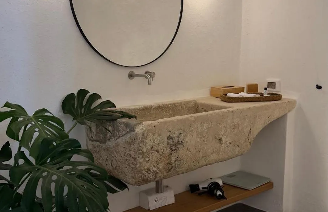 Chelidonia Luxury Suites-1