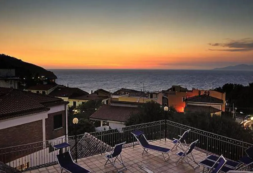 Hotel Le Tre Caravelle-1