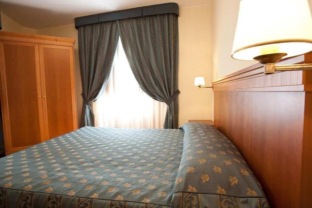 Albergo Lo Scrigno-1