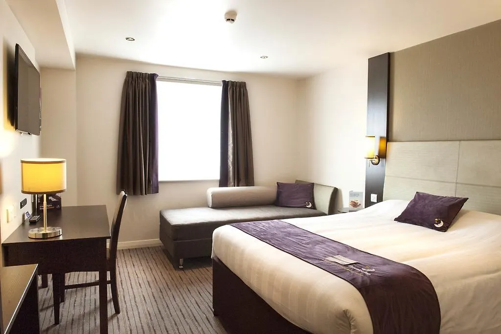 Premier Inn London Hendon - The Hyde-1