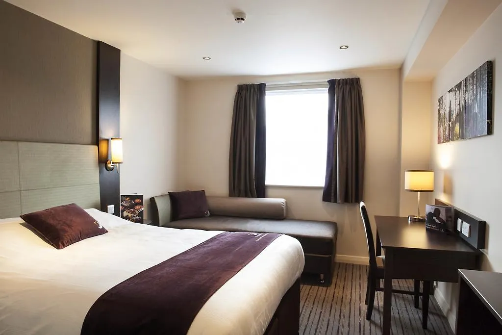 Premier Inn London City - Aldgate-1