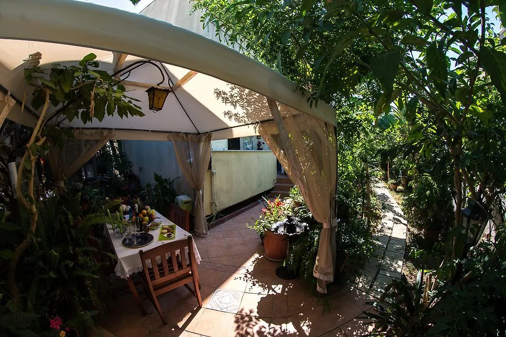 B&B Mare E Sole-1