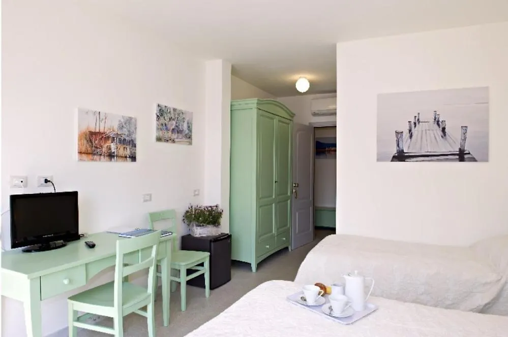 LIù B&B-1
