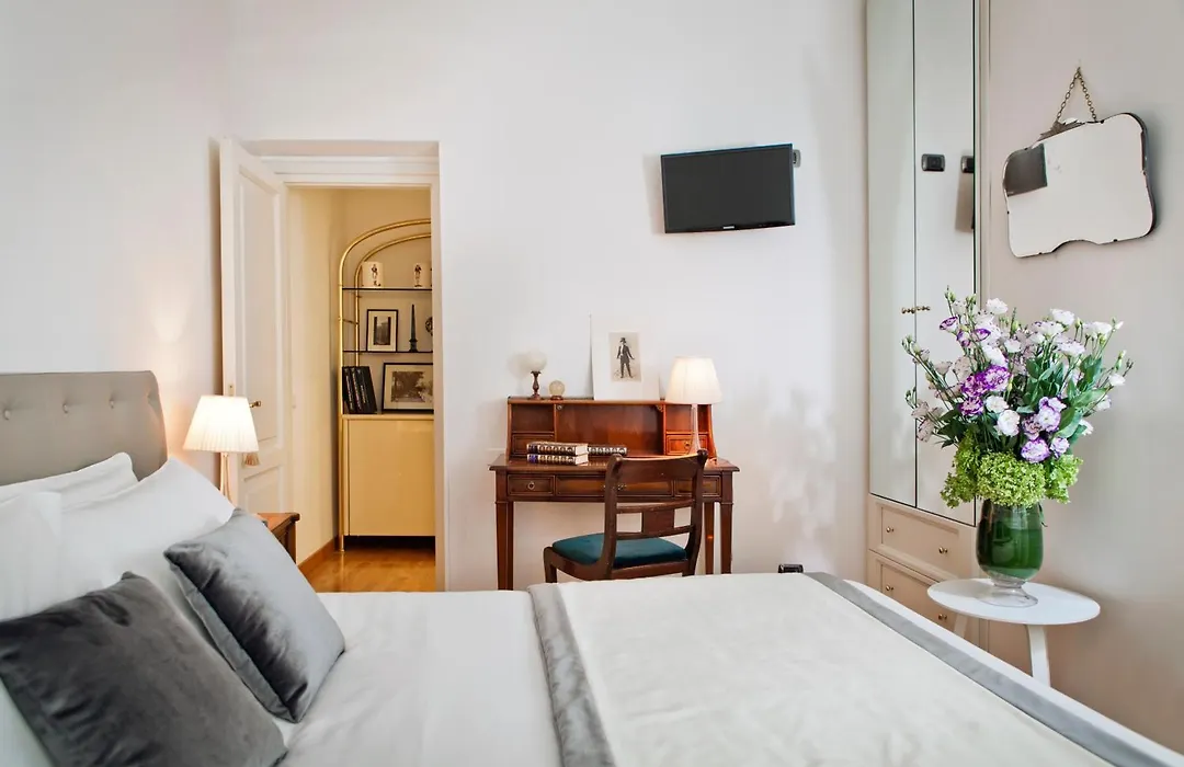 Garibaldi Suites Piazza Di Spagna-1