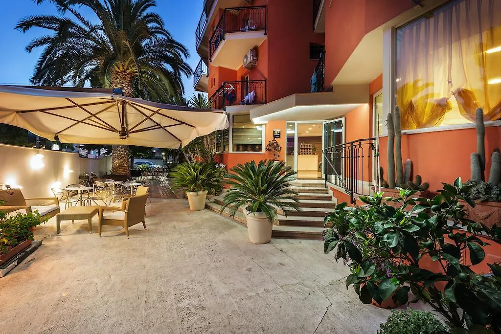 Hotel Fenix-1