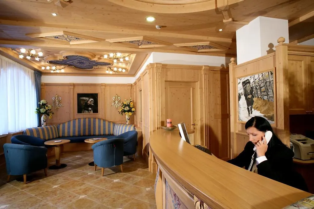 Hotel Garni La Roccia-1