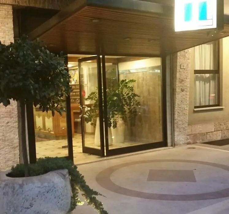Hotel Excelsior-1