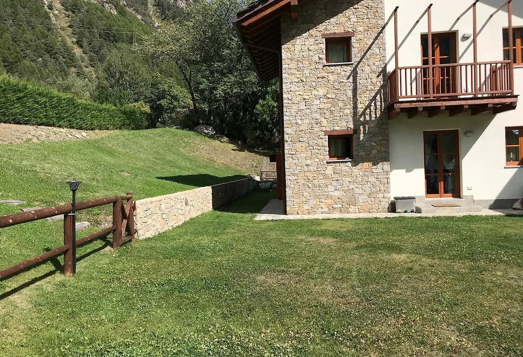 Villaggio delle Alpi-1