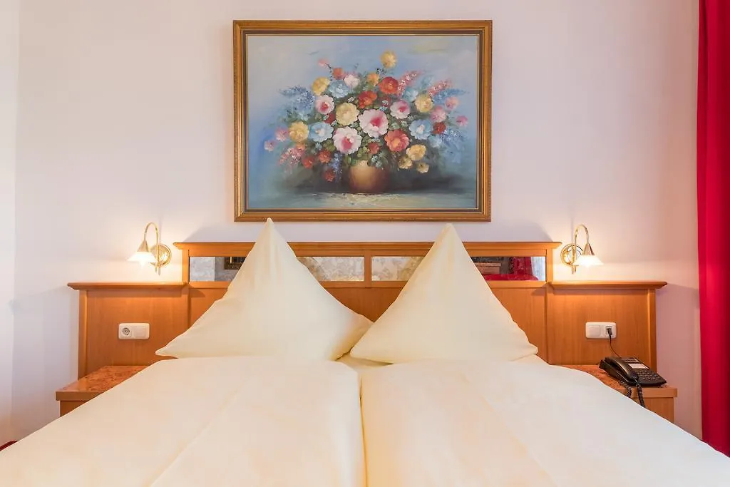 Hotel Bayernland-1