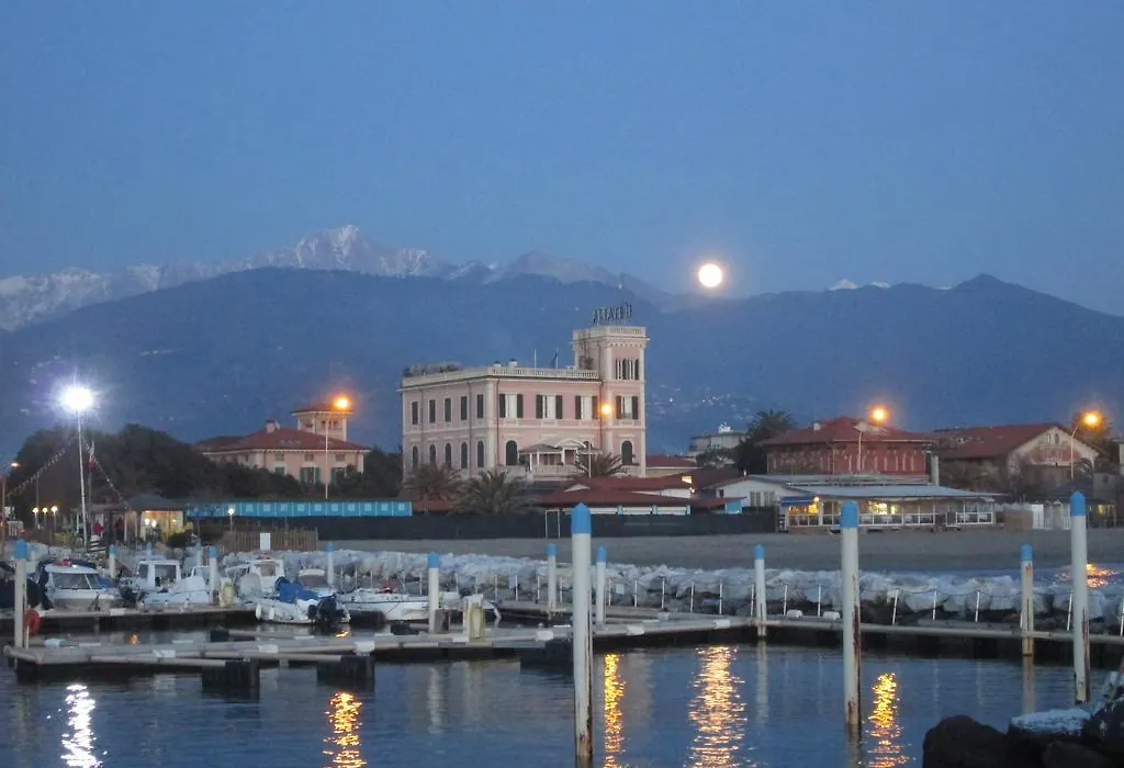 Hotel Italia-1
