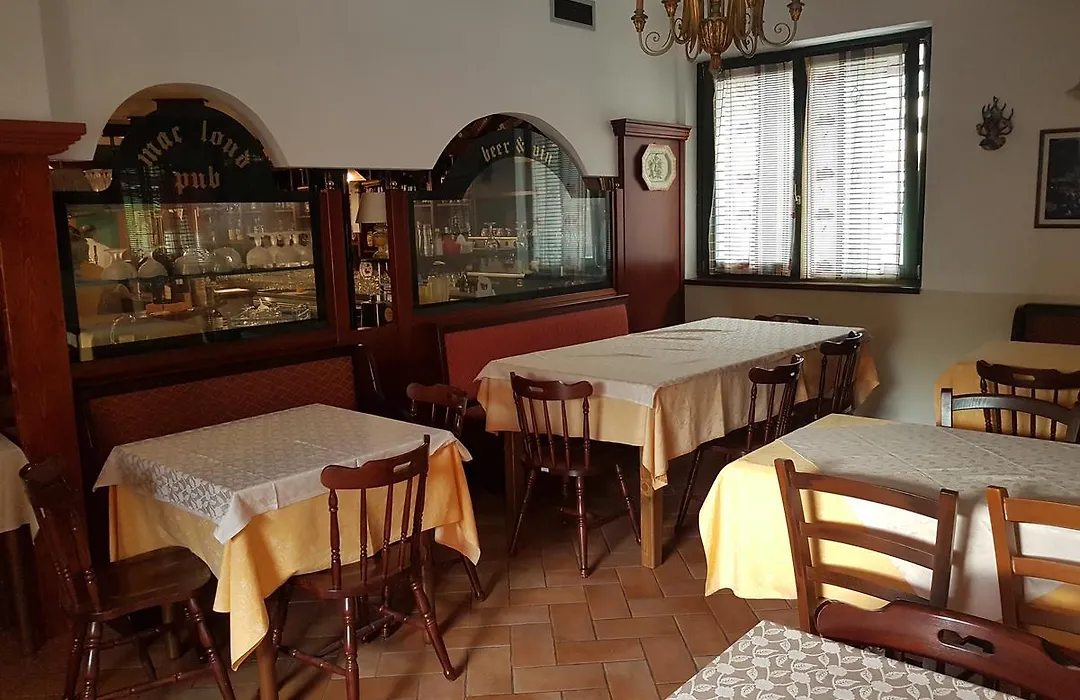 Macloud Pub B&B-1
