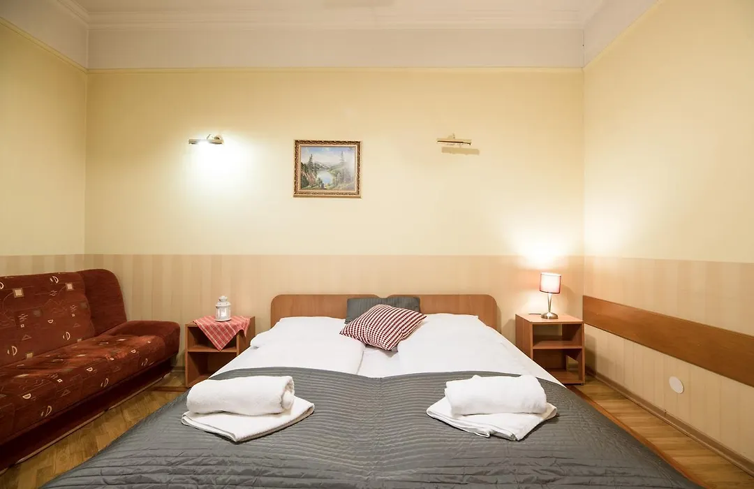Golden Lion Guest Rooms Szewska 19-1