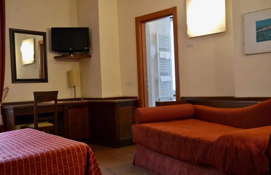 Hotel Italia-1