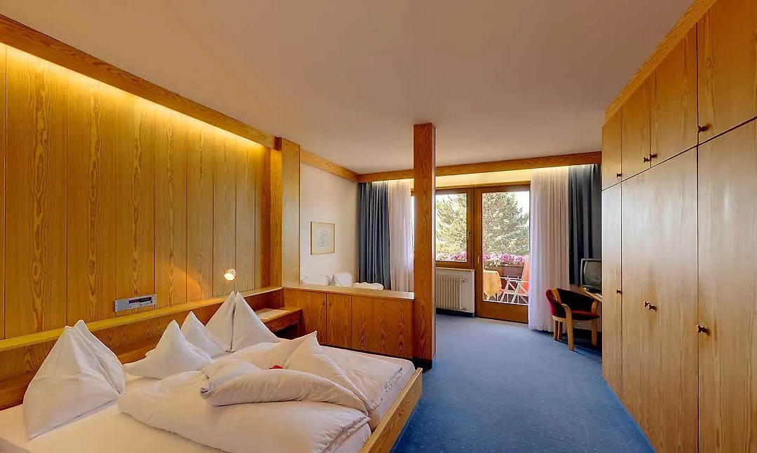 Hotel Tirol-1