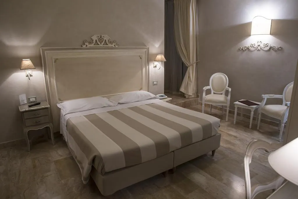 Hotel La Colonnina-1