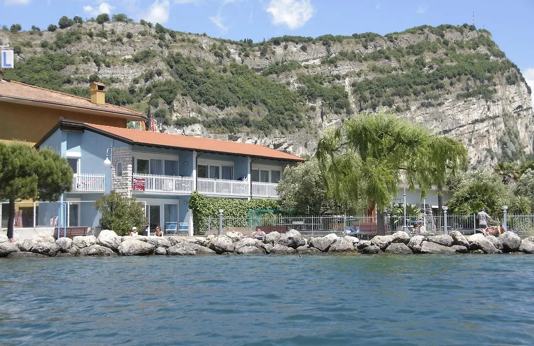 Casa Toblini Al Lago On The Beach-1
